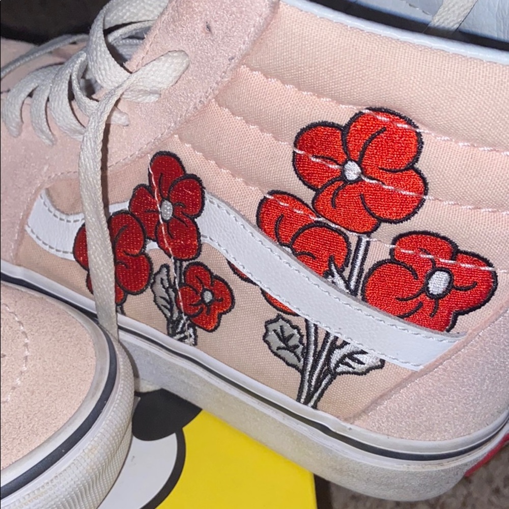 Vans - Picture 2 of 4